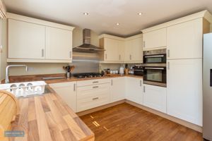 Kitchen- click for photo gallery